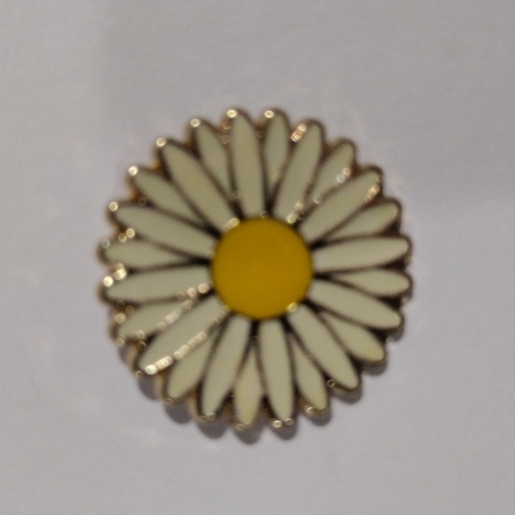 Cute Enamel Pins – Duck, Cupcake & Daisy Set for Whimsical Styling - Colorful - Picture 6 of 10